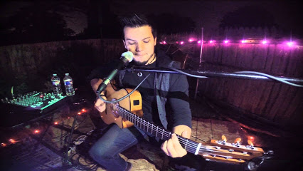 Live Music - Harold Huertas